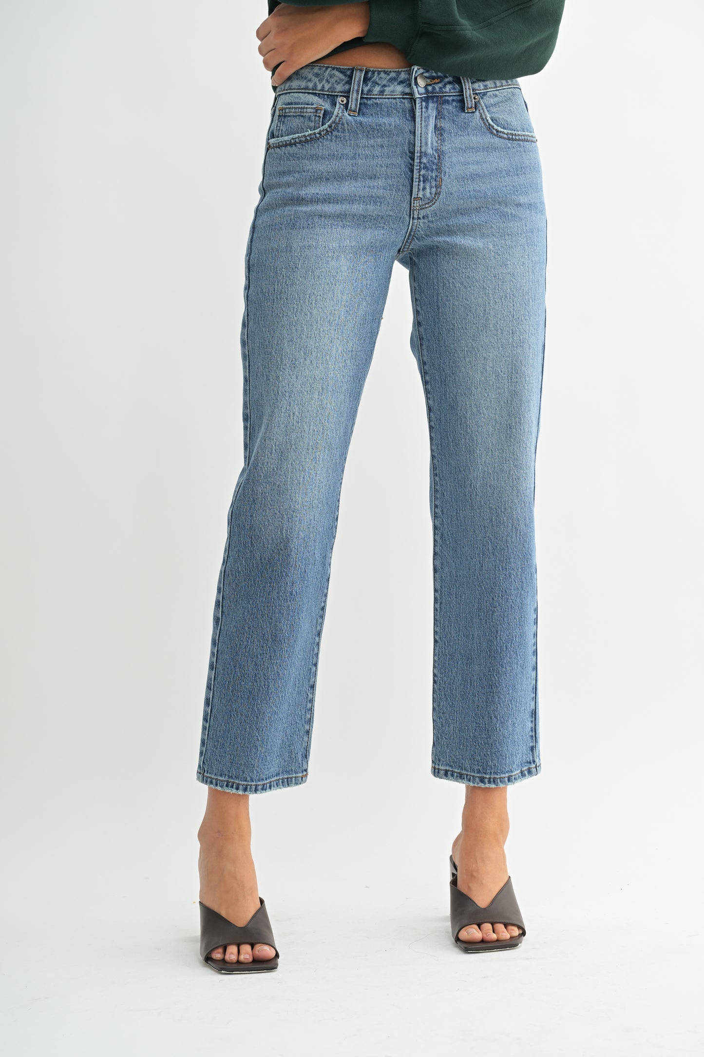 Rae 90s Stretch Straight Jean